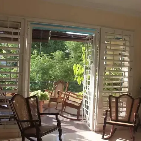 Beyaz Apart-pansiyon 2* Çeşme